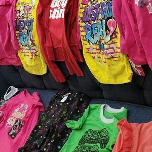 10 Pieces Of Girls Clothing Size Large/Xtra Large 6 - 6X New w/tags In Excellent